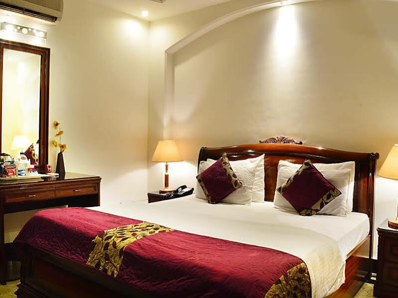 Hotel Emperor Palms Neu-Delhi Exterior foto